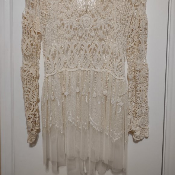 Beautiful Ryu M/L Ivory Crochet Lace Top - Picture 4 of 8